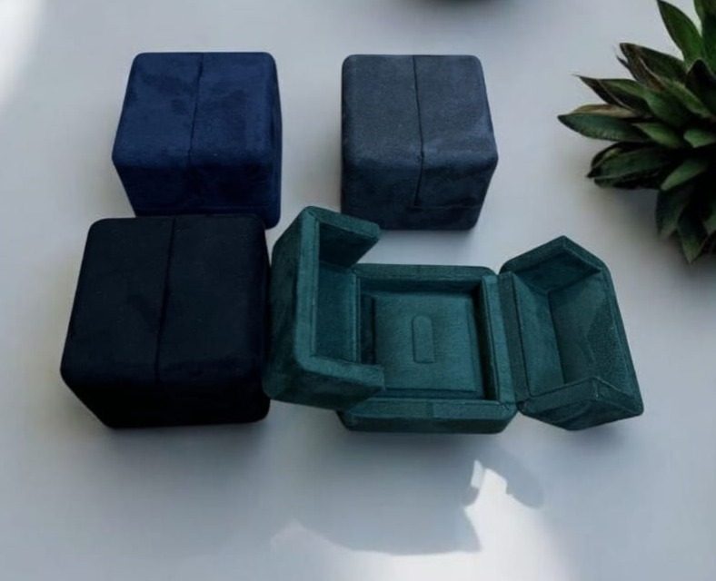 special double - door ring boxes